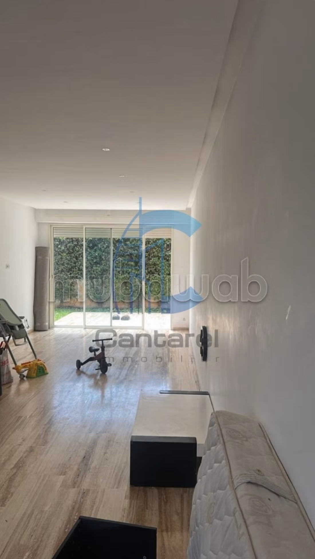 250 m² villa for rent - Secured residence - Dar