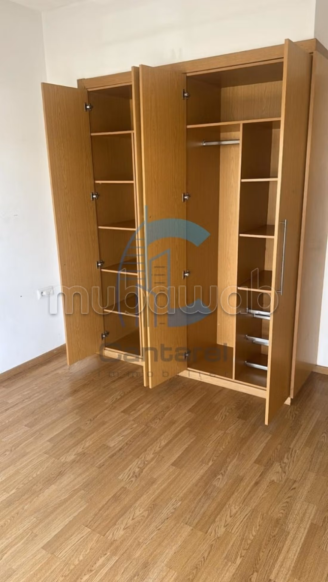 250 m² villa for rent - Secured residence - Dar