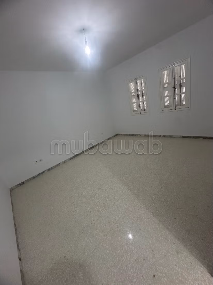 In affitto un piano di villa a Ain Zaghouan