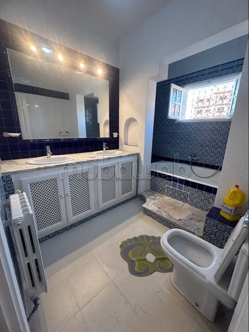 In affitto un piano di villa a Ain Zaghouan