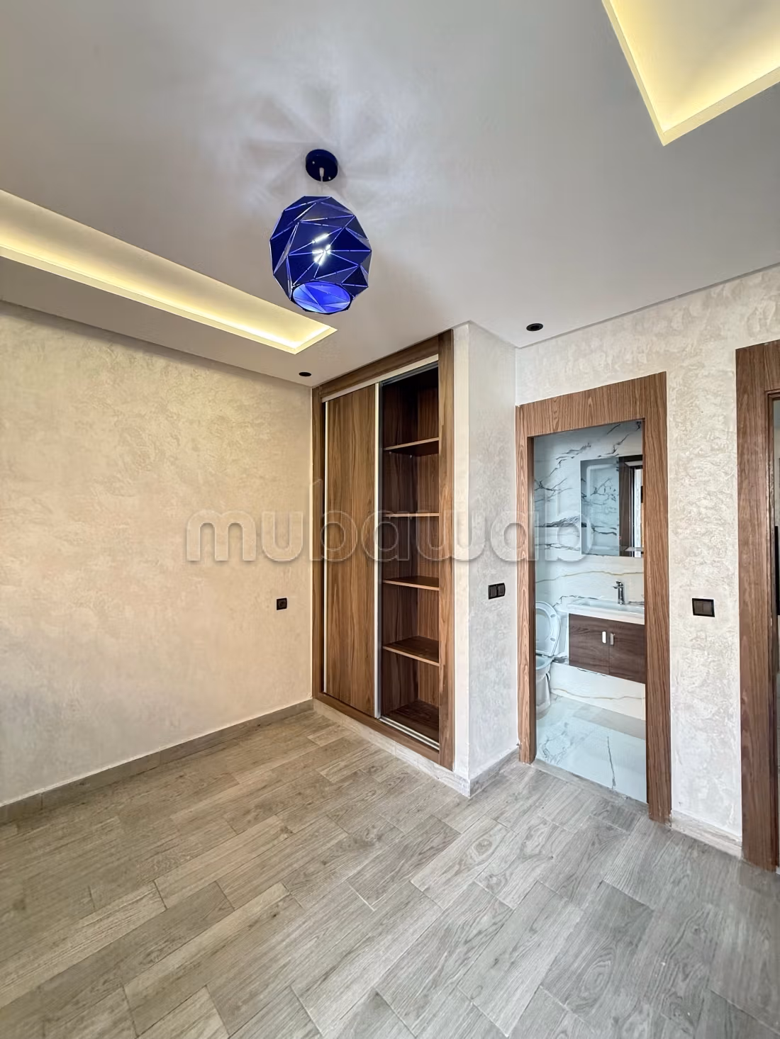 Appartement à vendre à Mehdia. 
2 chambres. 
Jardin