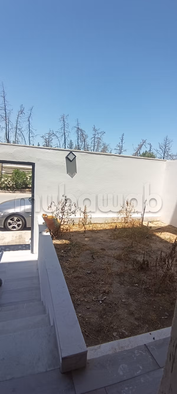 A louer un s1 neuf avec jardin a chotrana 1