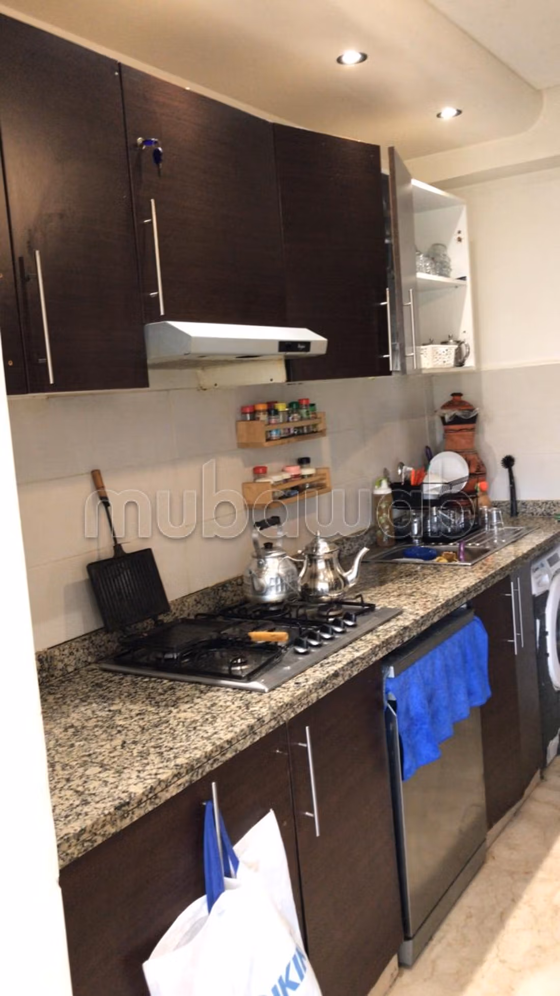 Piso en venta. 3 dormitorios. Piscina y servicio de conserjería