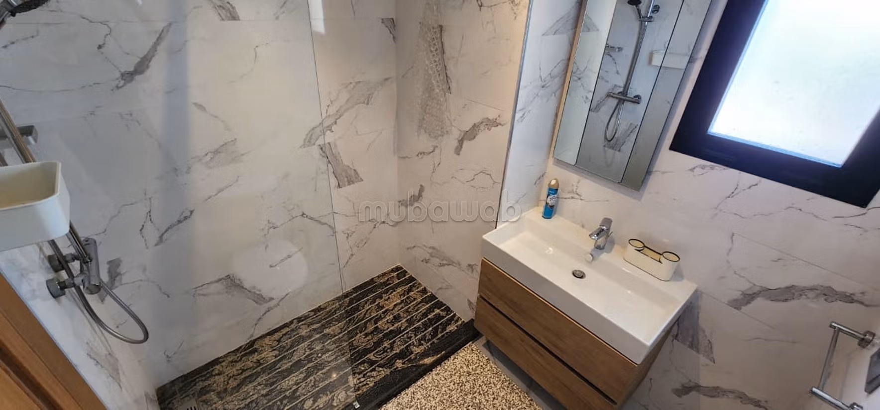 Appartamento arredato con vista mare