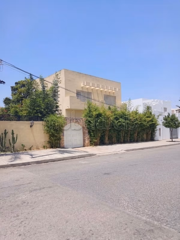 CIL JOLI VILLA à retaper 556m2