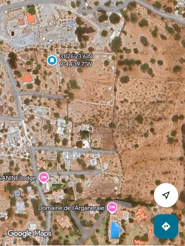 Terrain de 1000m2 très bien situé