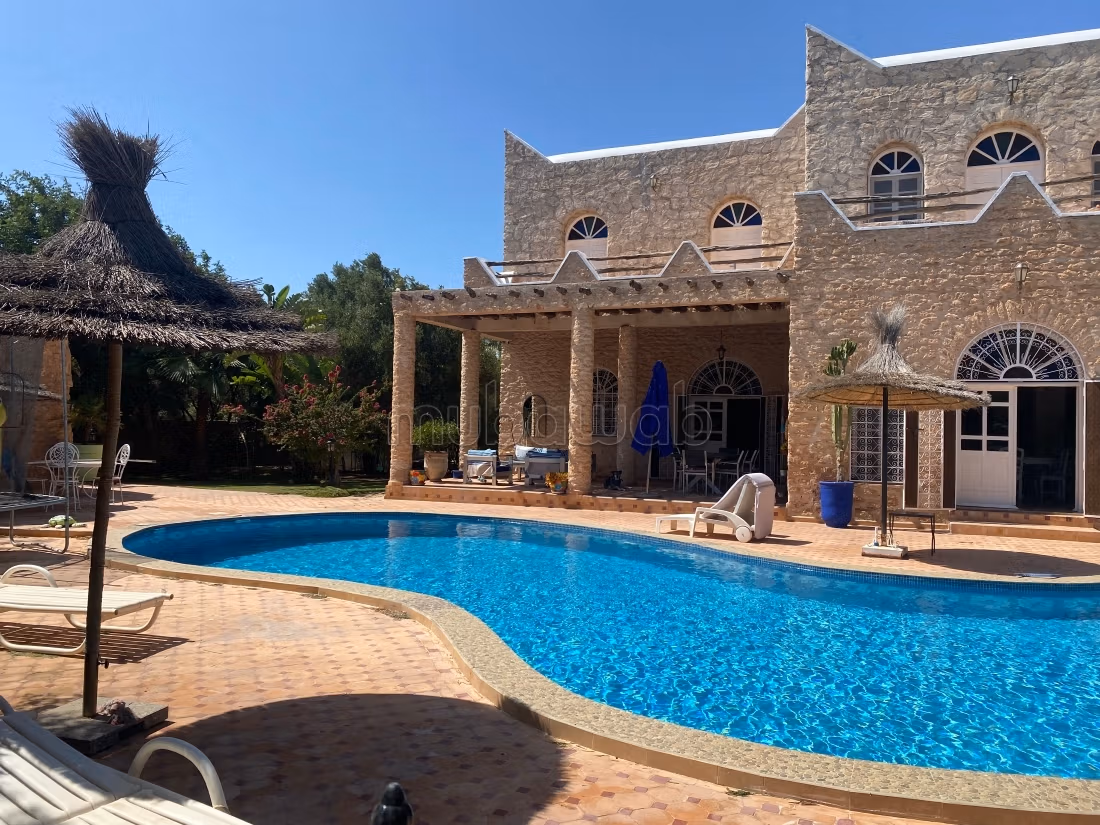 Villa with pool, ideal for a guest house
