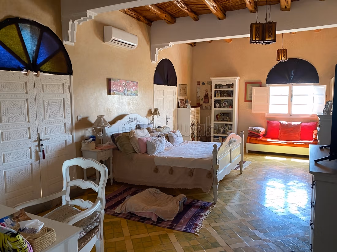 Villa with pool, ideal for a guest house