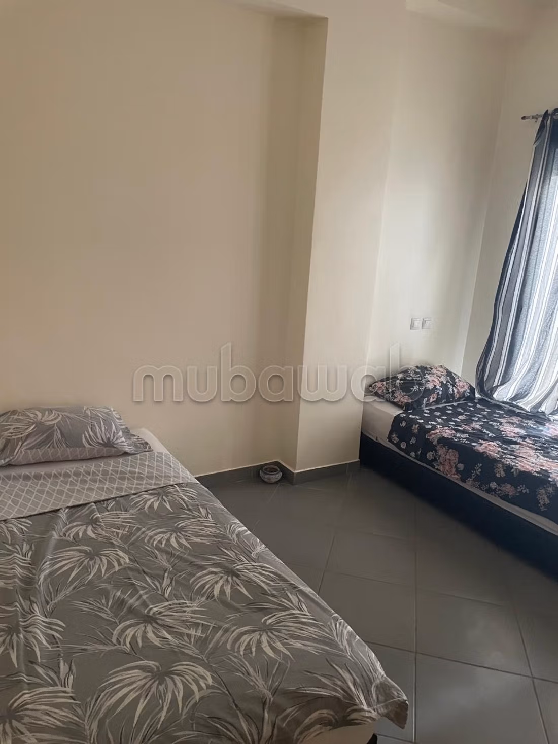 Louez cet appartement à Wifak. 
2 chambres agréables. 
Bien meublé — 3