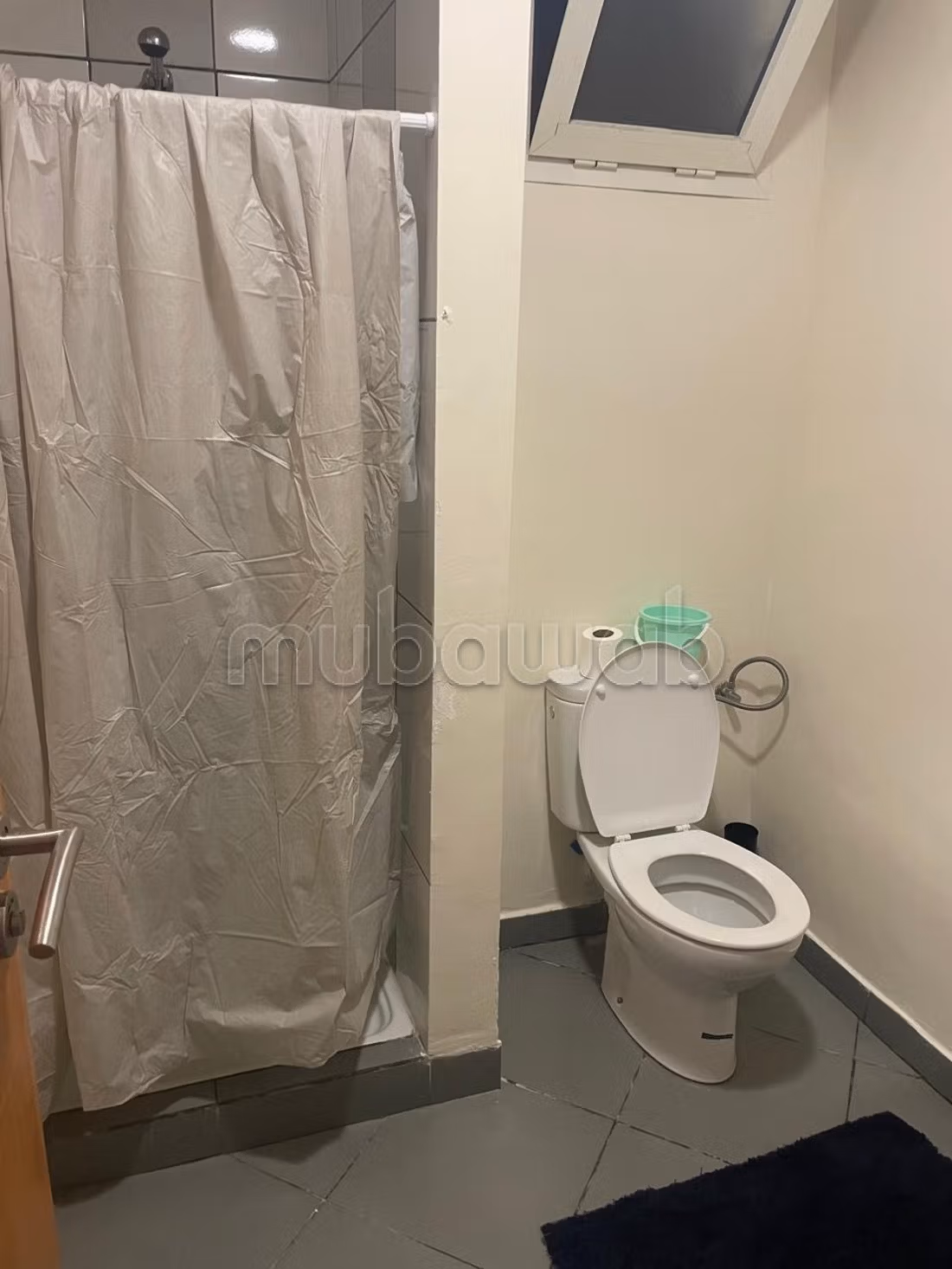 Louez cet appartement à Wifak. 
2 chambres agréables. 
Bien meublé — 5