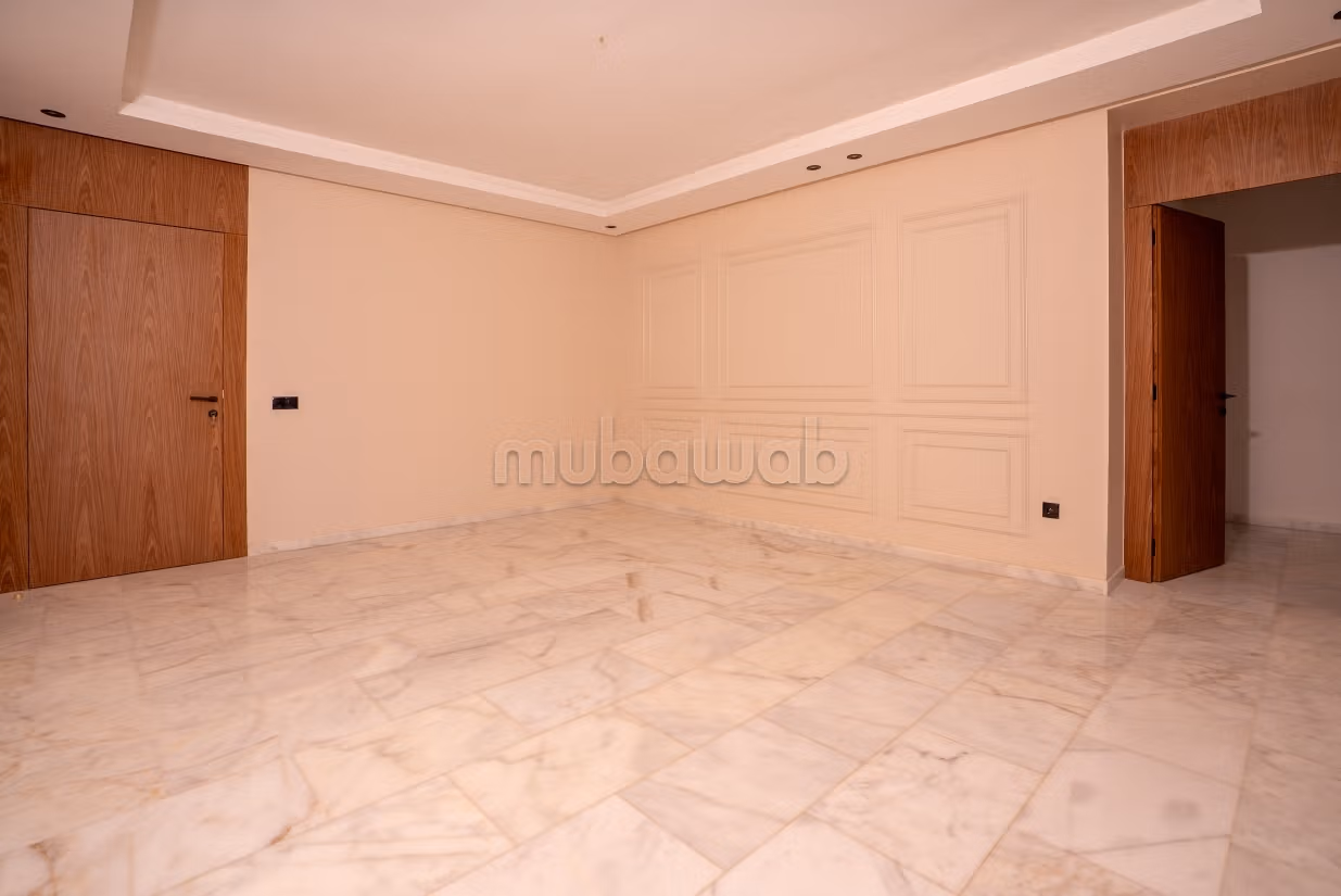 Vend appartement à Wifak. Surface de 107 m²
