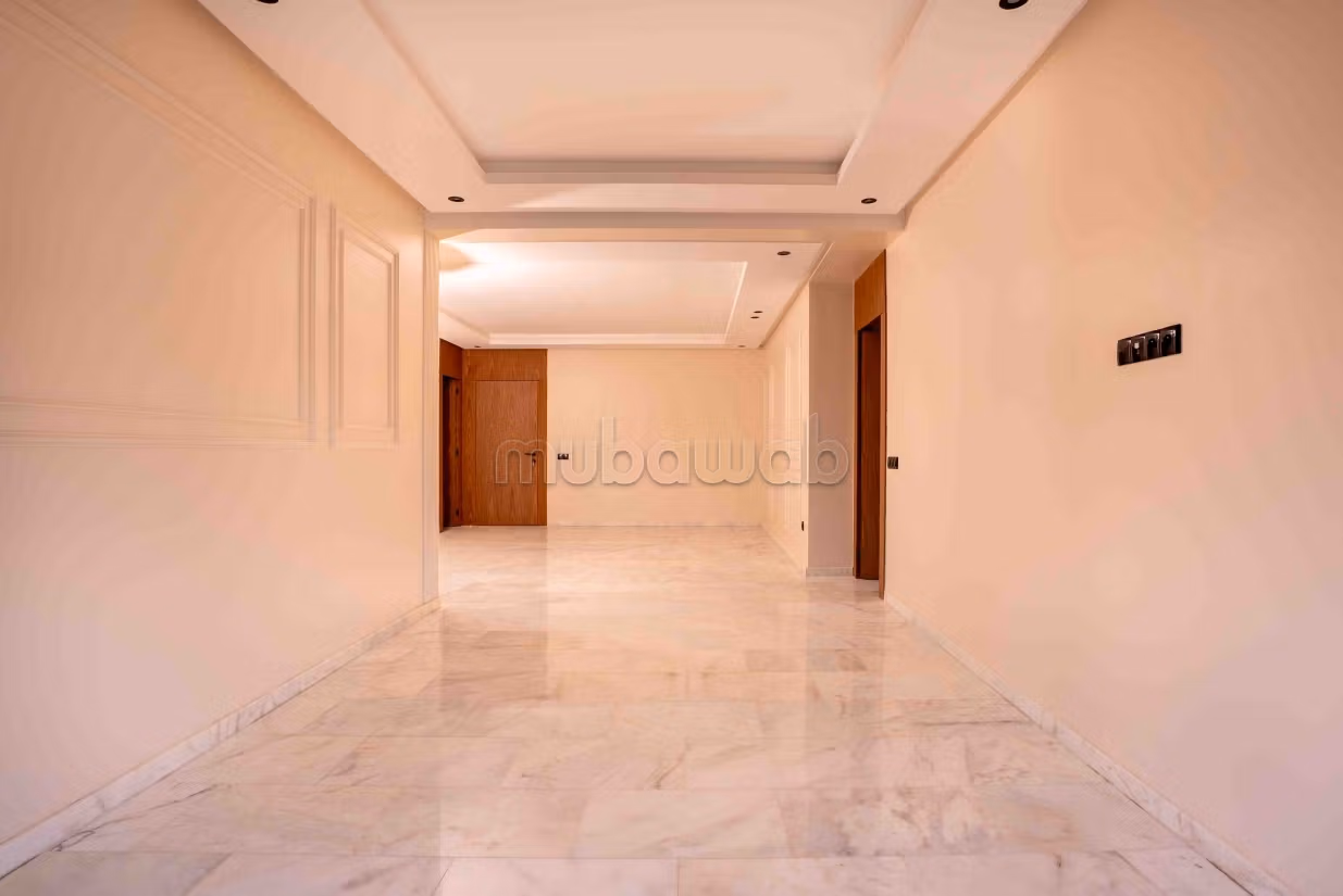 Vend appartement à Wifak. Surface de 107 m²