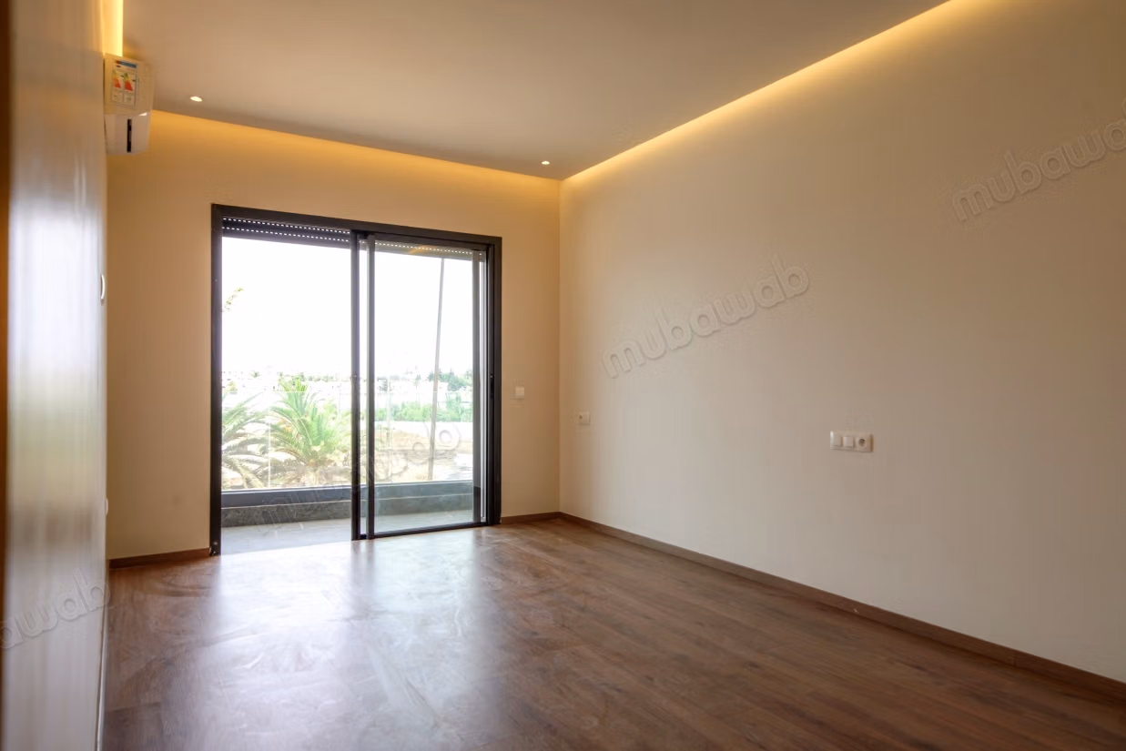 Vend appartement à Wifak. Surface totale 121 m²