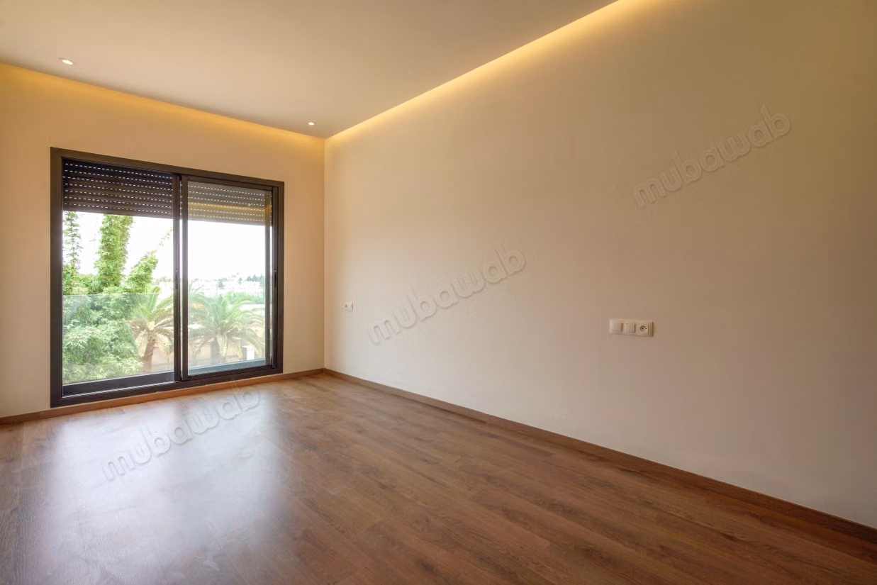 Vend appartement à Wifak. Surface totale 121 m²