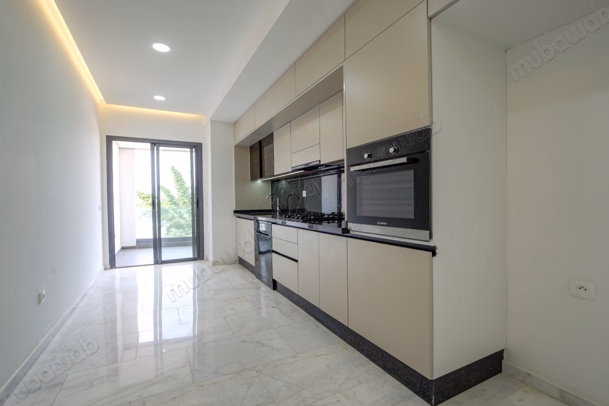 Vend appartement à Wifak. Surface totale 121 m²