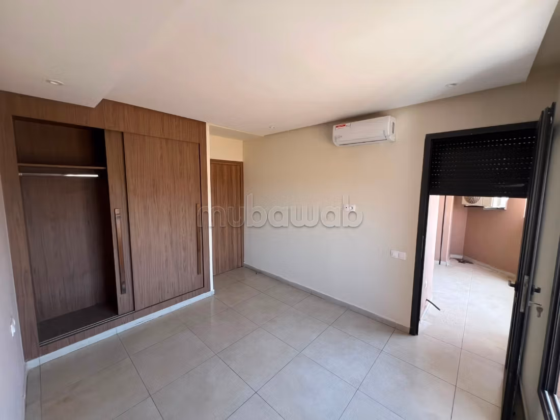 Studio a vendre 49m2 de la gare 
3min