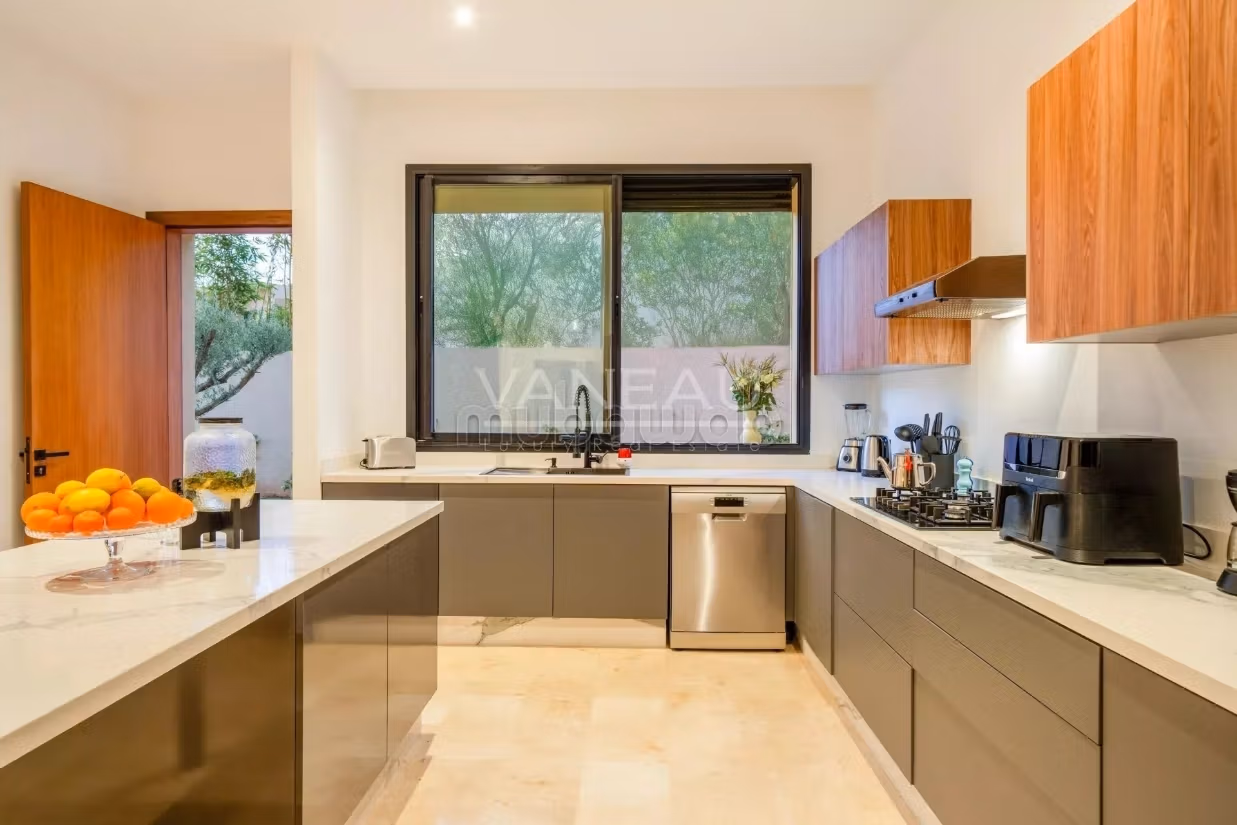 Magnifica villa nuova in una residenza sicura