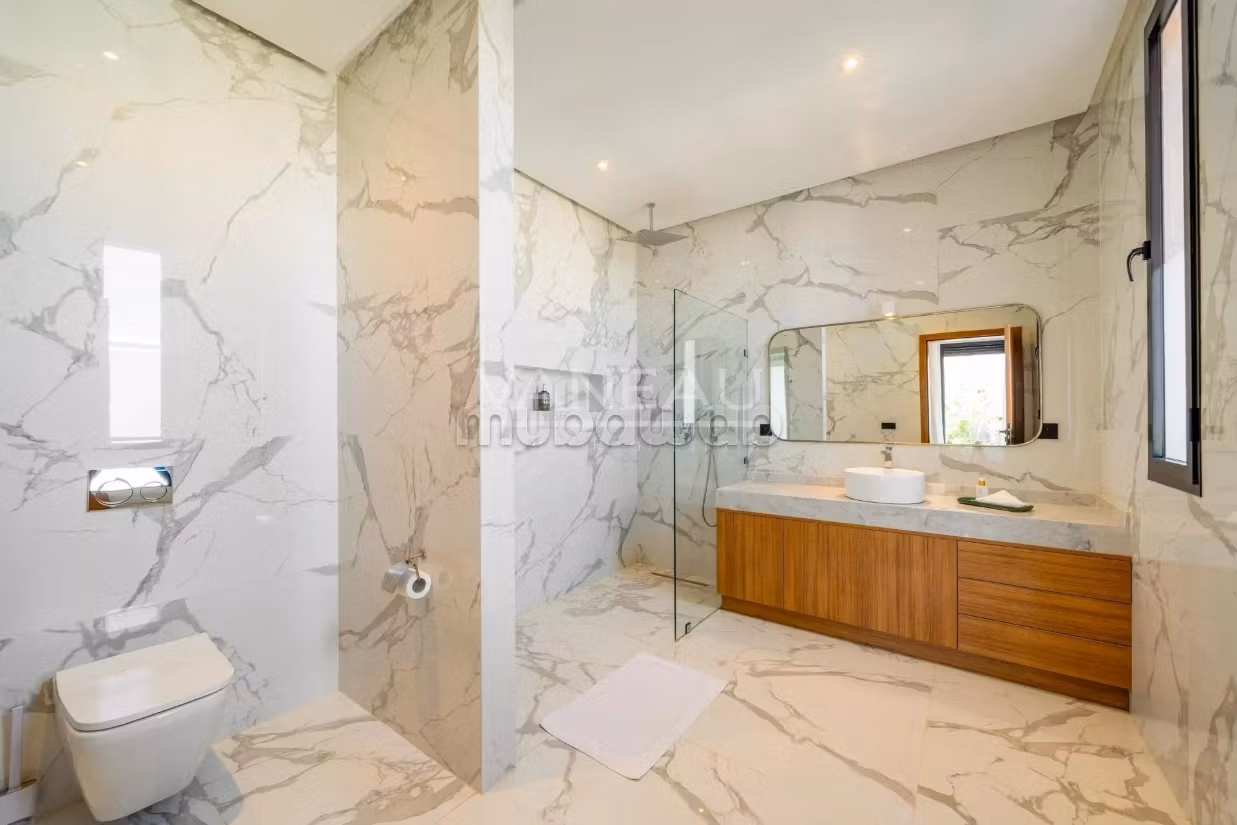 Magnifica villa nuova in una residenza sicura