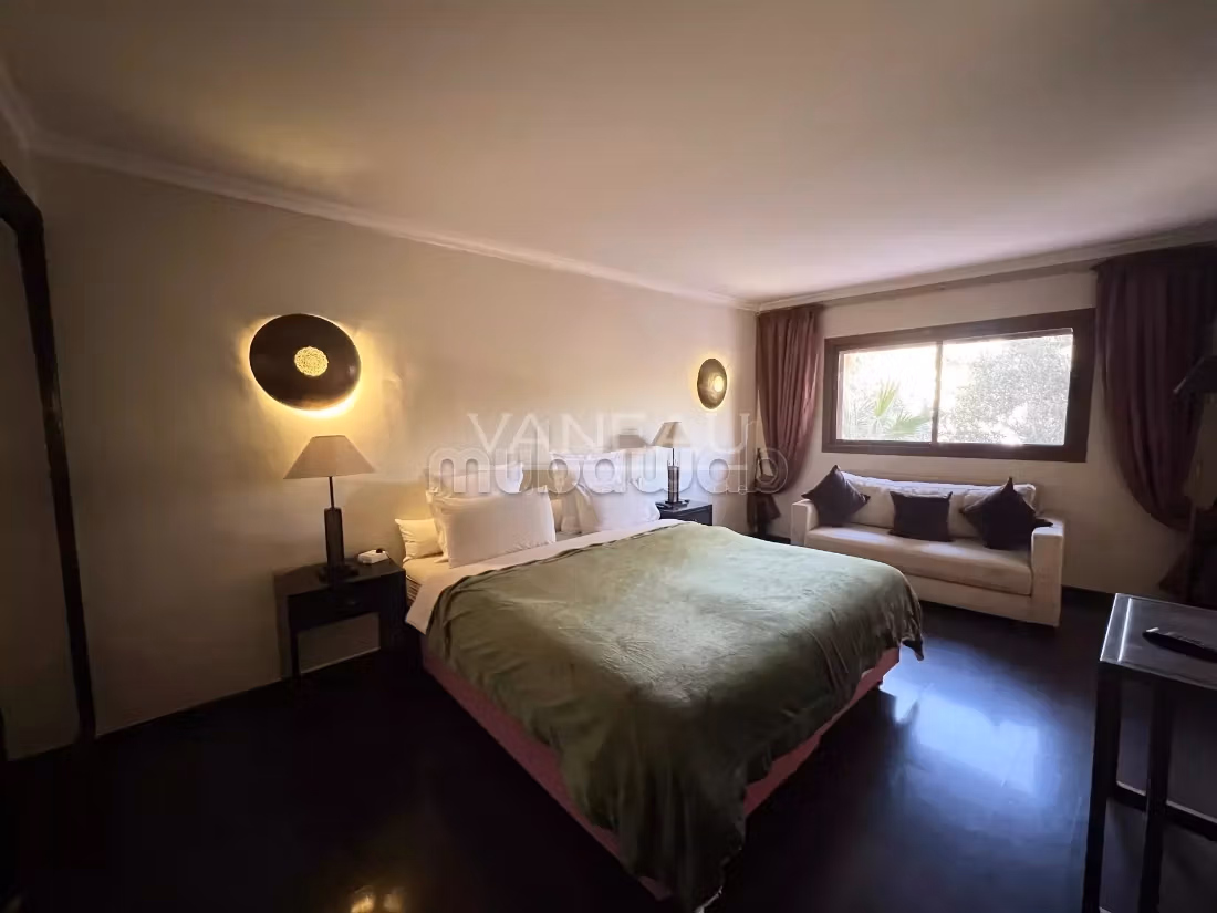 Duplex al piano terra nel cuore di Hivernage