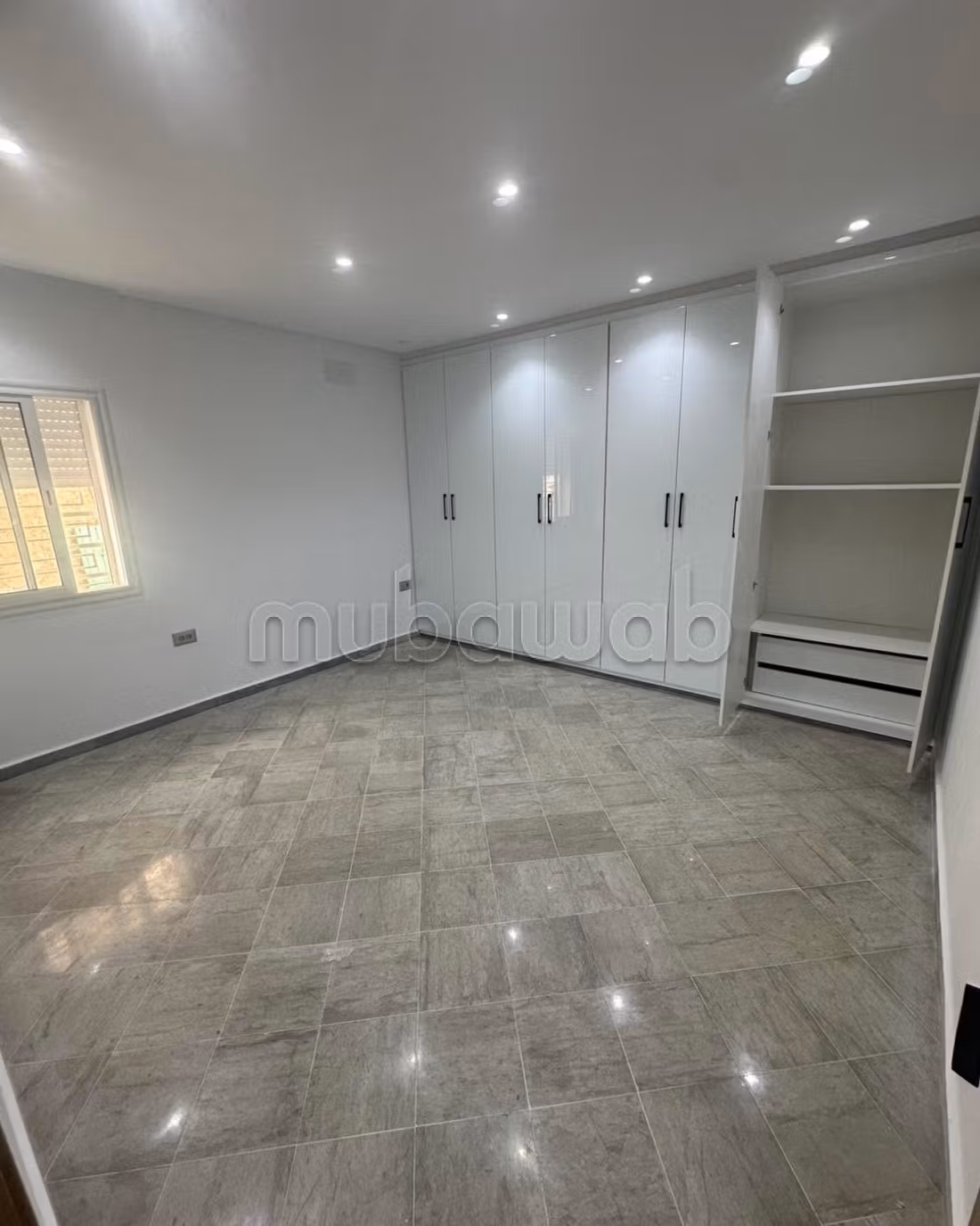 In affitto un piano indipendente a Ain Zaghouan Nord