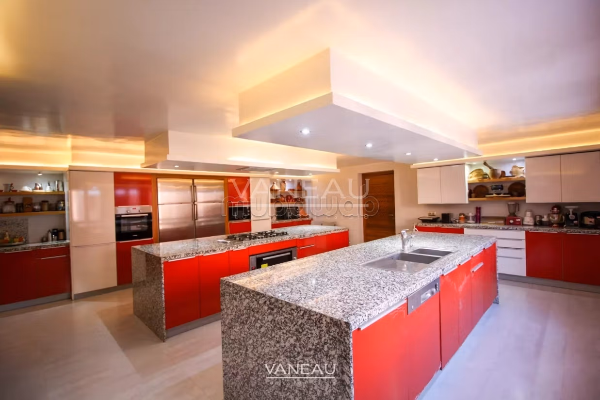 Beautiful home for sale in Marrakech resembling a palace from the One Thousand and One Nights