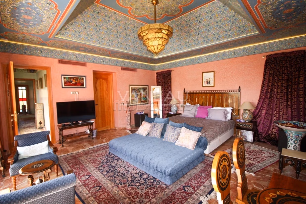 Beautiful home for sale in Marrakech resembling a palace from the One Thousand and One Nights
