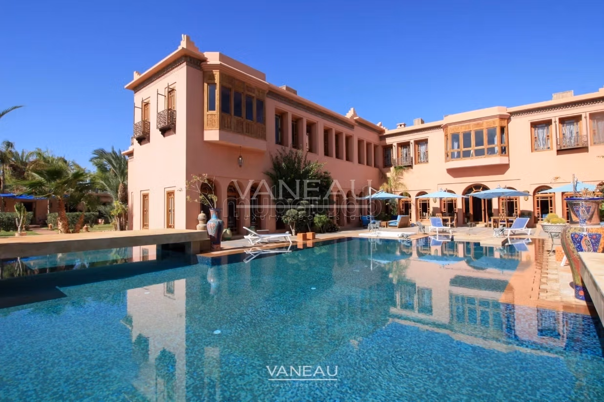Beautiful home for sale in Marrakech resembling a palace from the One Thousand and One Nights