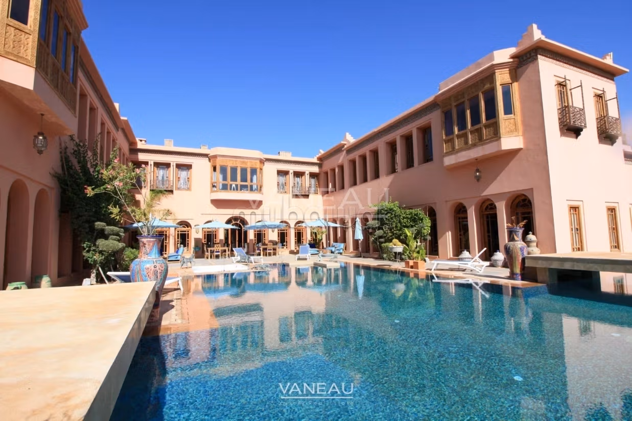 Beautiful home for sale in Marrakech resembling a palace from the One Thousand and One Nights