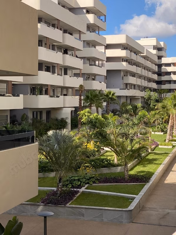 Studio meublé avec terrasse ensoleillée