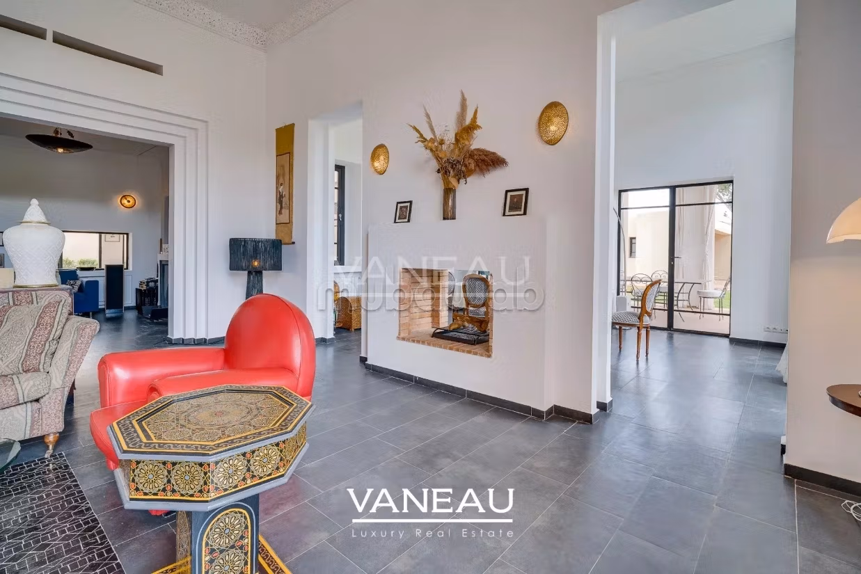 Superb guesthouse palace on 1 hectare