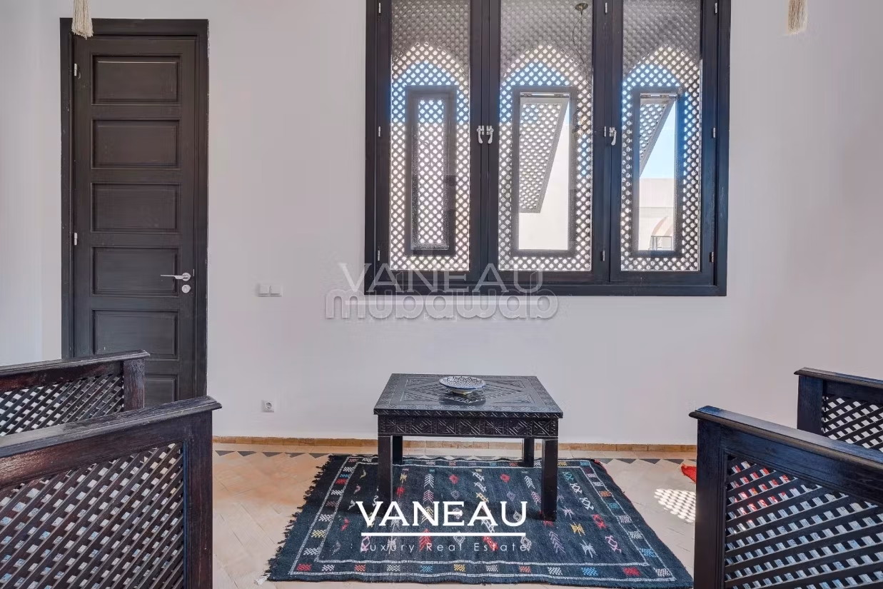 Superb guesthouse palace on 1 hectare
