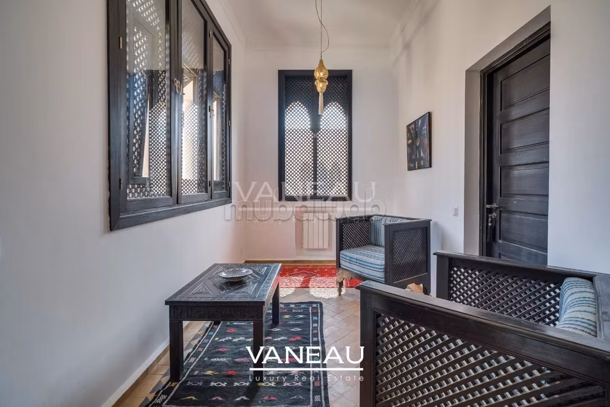 Superb guesthouse palace on 1 hectare
