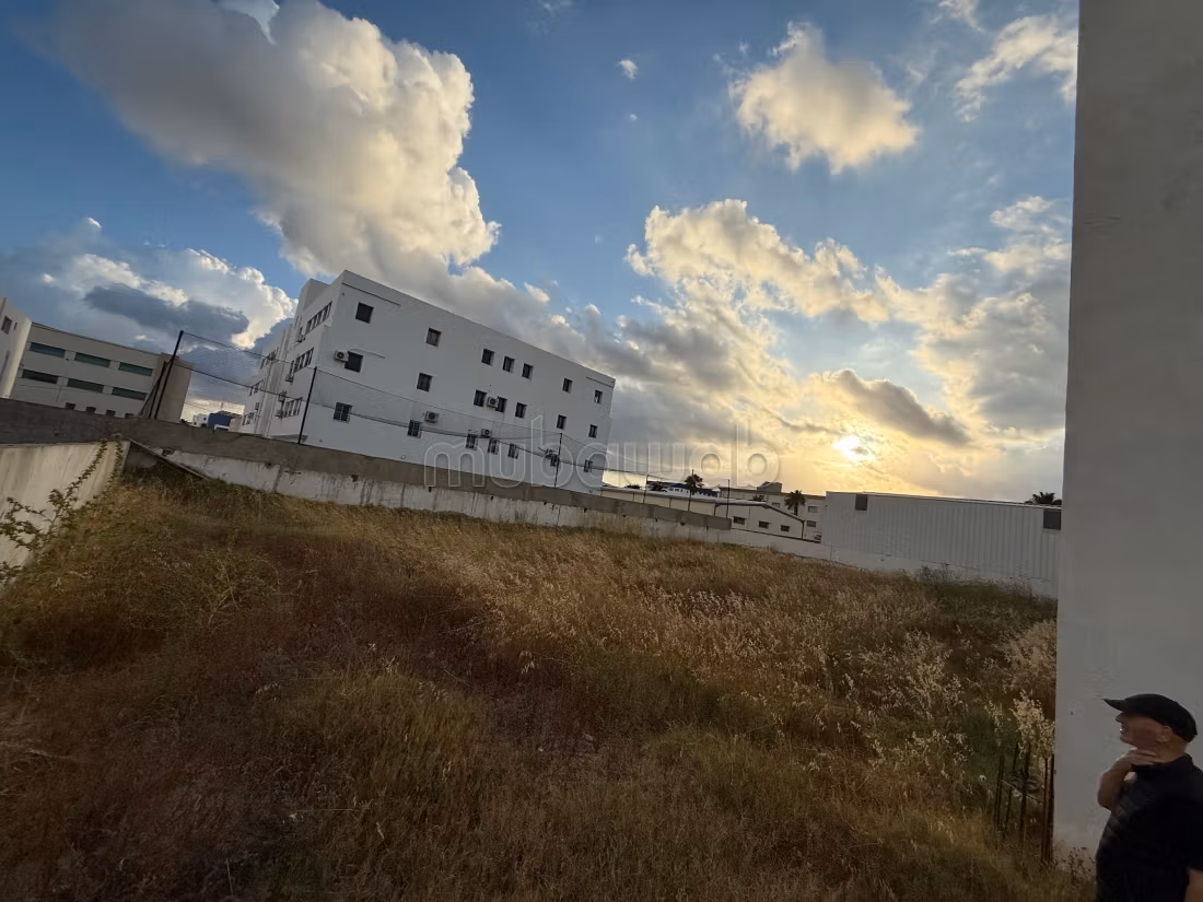 700 m² Office Space in Ariana