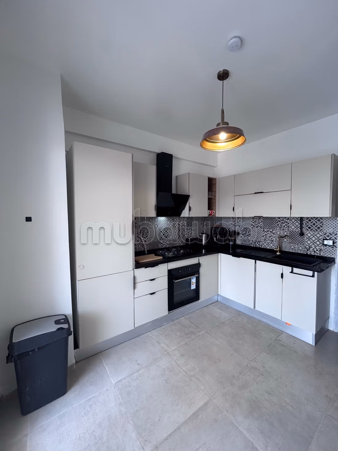 Apartment for rent in Tunis Ville. 
Area 150 m². 
Dressing room