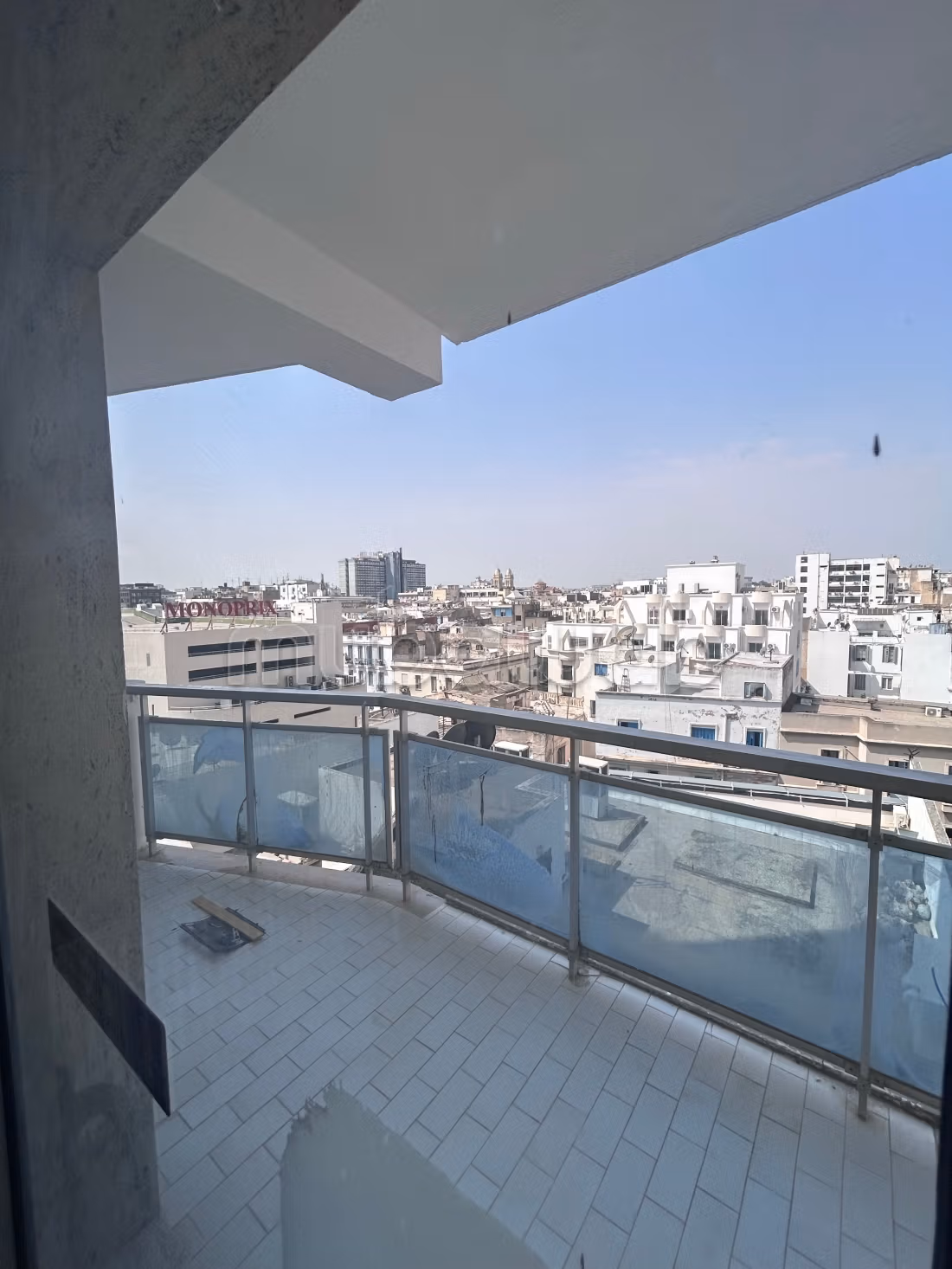 Apartment for rent in Tunis Ville. 
Area 150 m². 
Dressing room