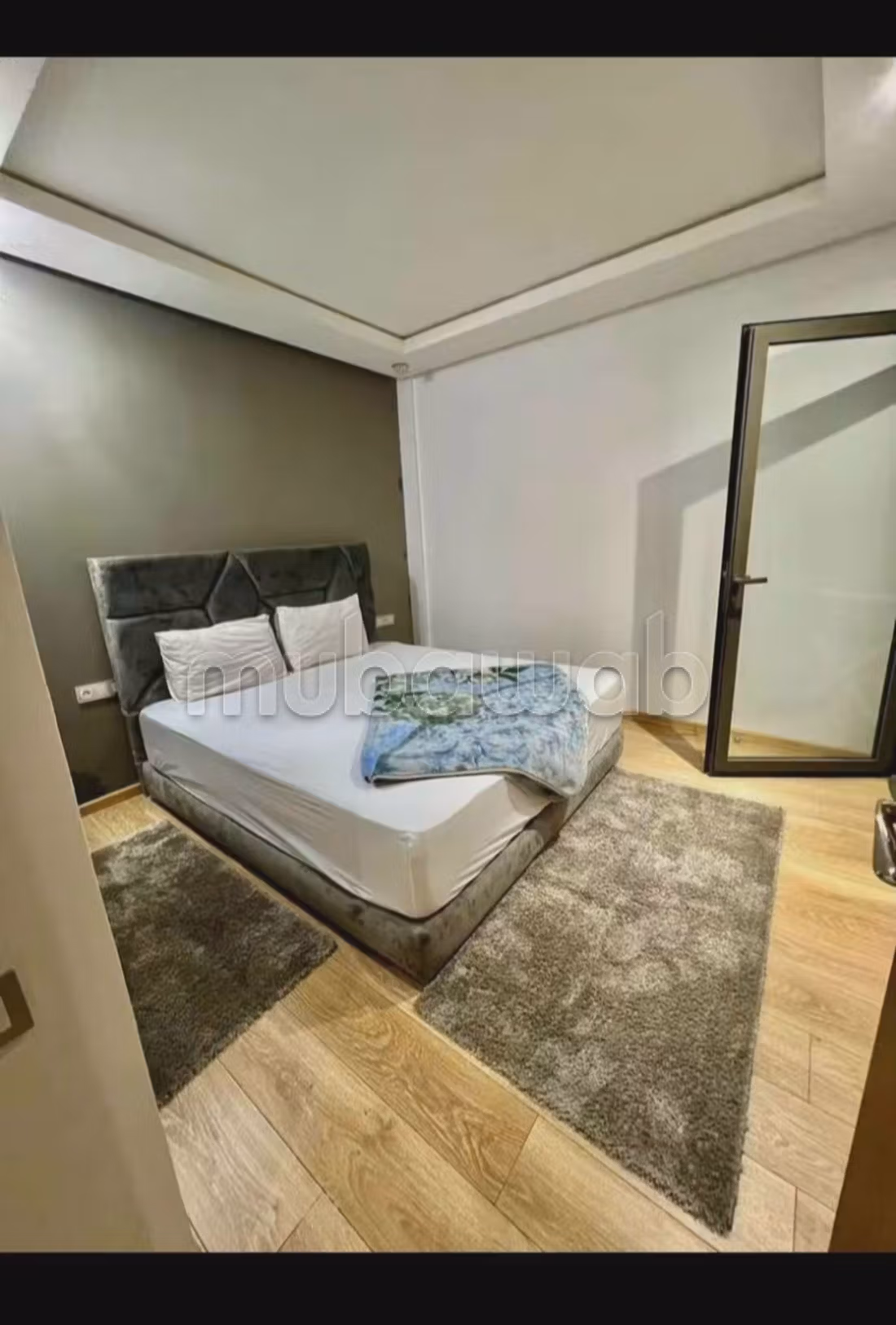 Superbe appartement à louer par jour. 5 grandes pièces. Meublé