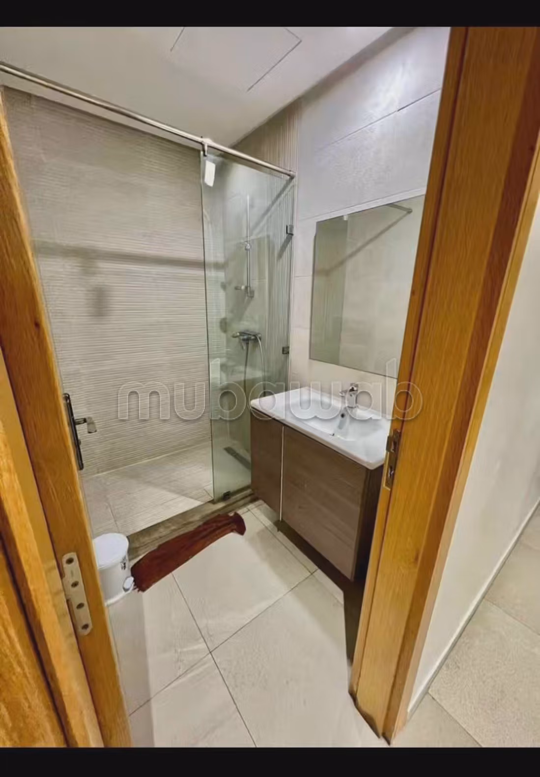 Superbe appartement à louer par jour. 5 grandes pièces. Meublé