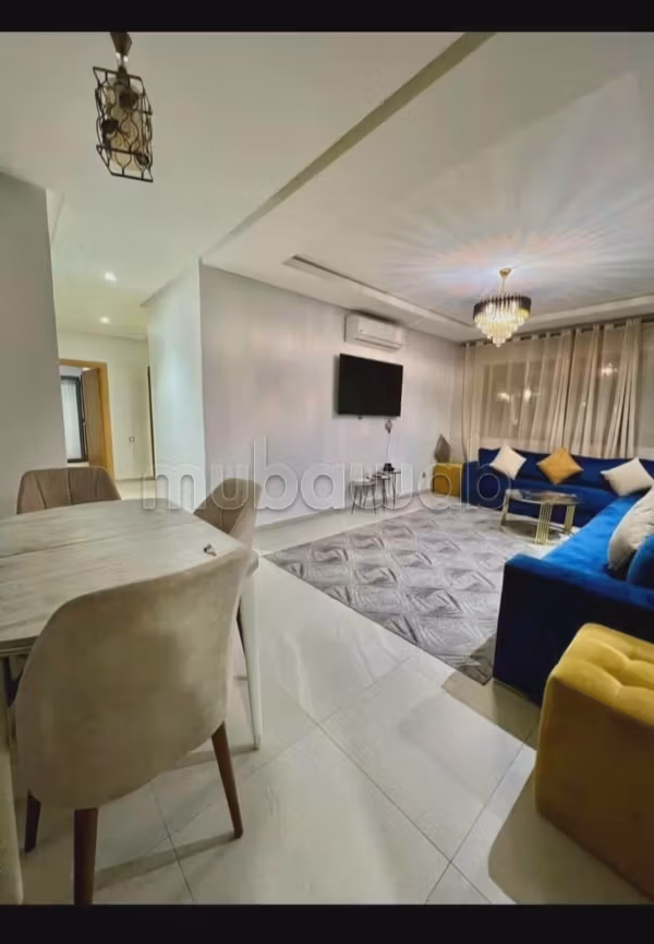 Superb apartment for rent by day. 5 large rooms. Furnished