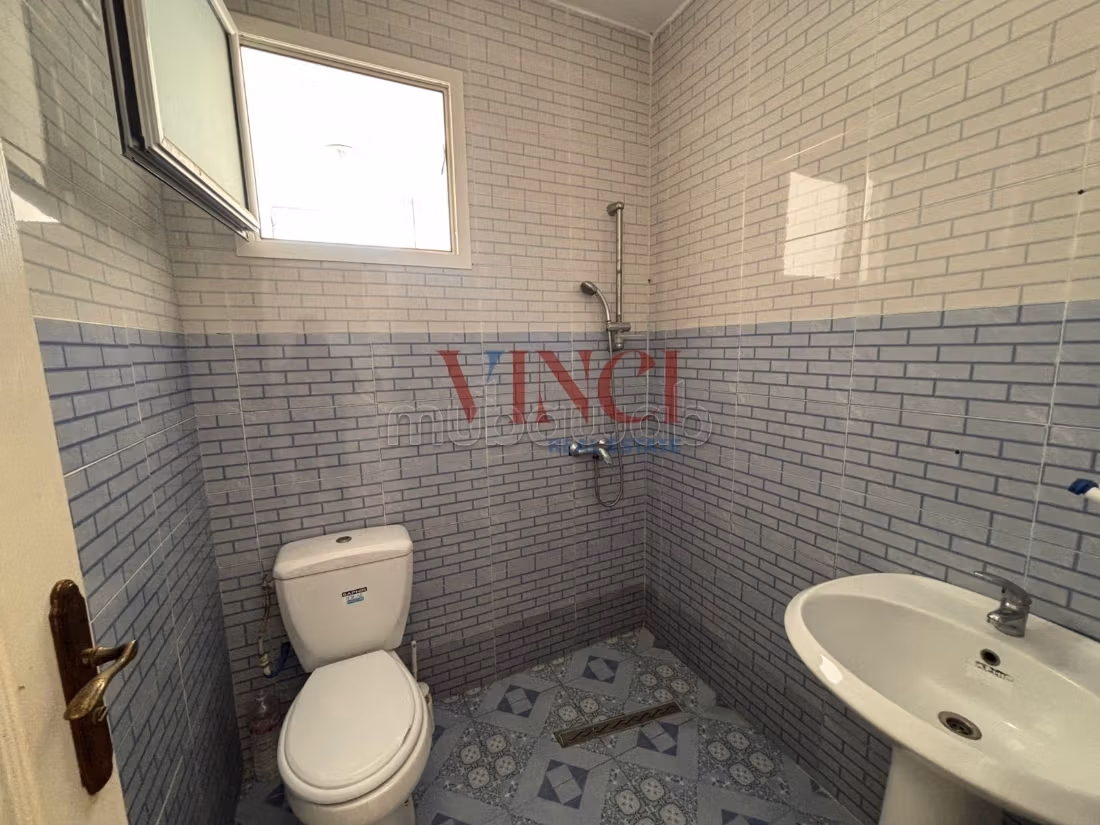 IN AFFITTO un piano di villa S2 situato a Boumhel