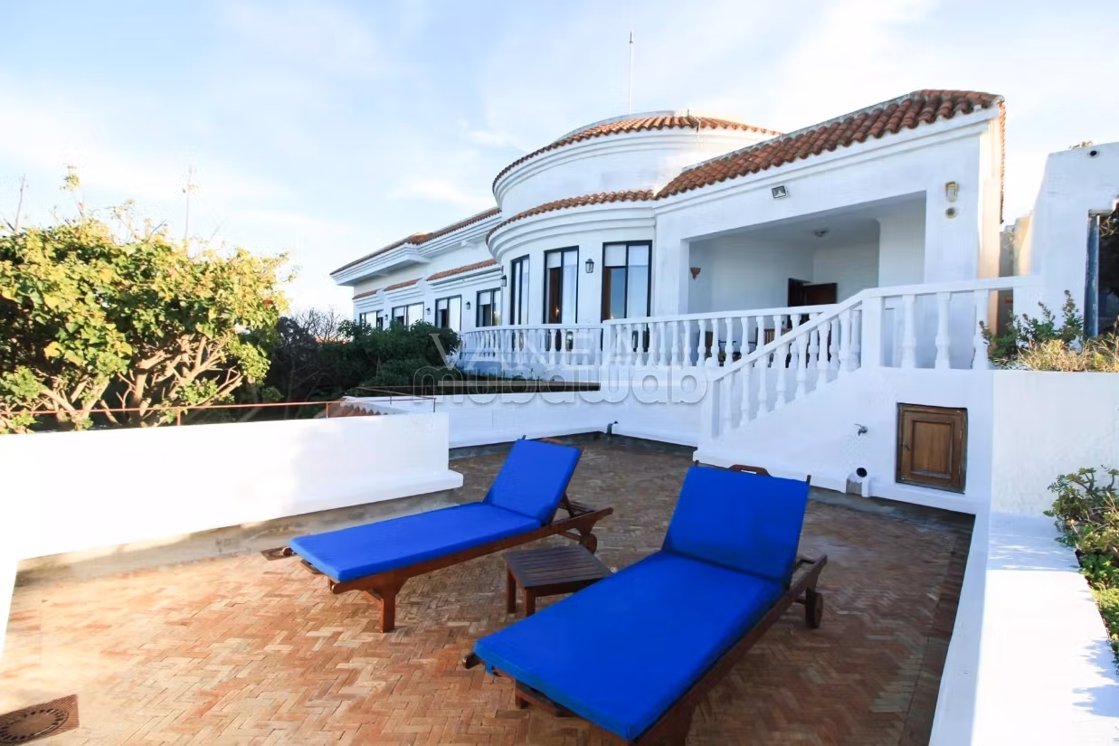Somptueuse propriété dominant la mer à vendre sur tanger