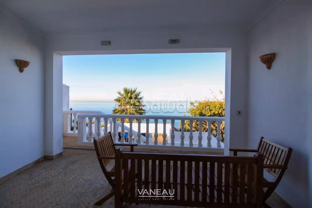 Somptueuse propriété dominant la mer à vendre sur tanger