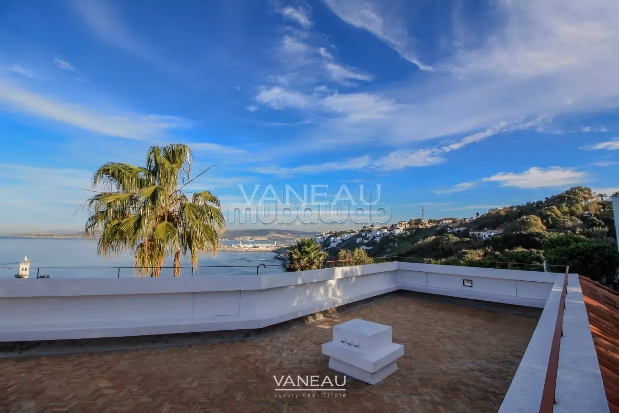 Somptueuse propriété dominant la mer à vendre sur tanger