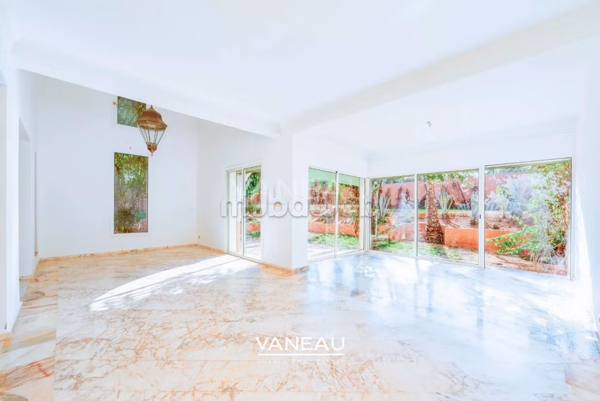 Grand appartement en duplex de trois chambres à la Palmeraie — 6