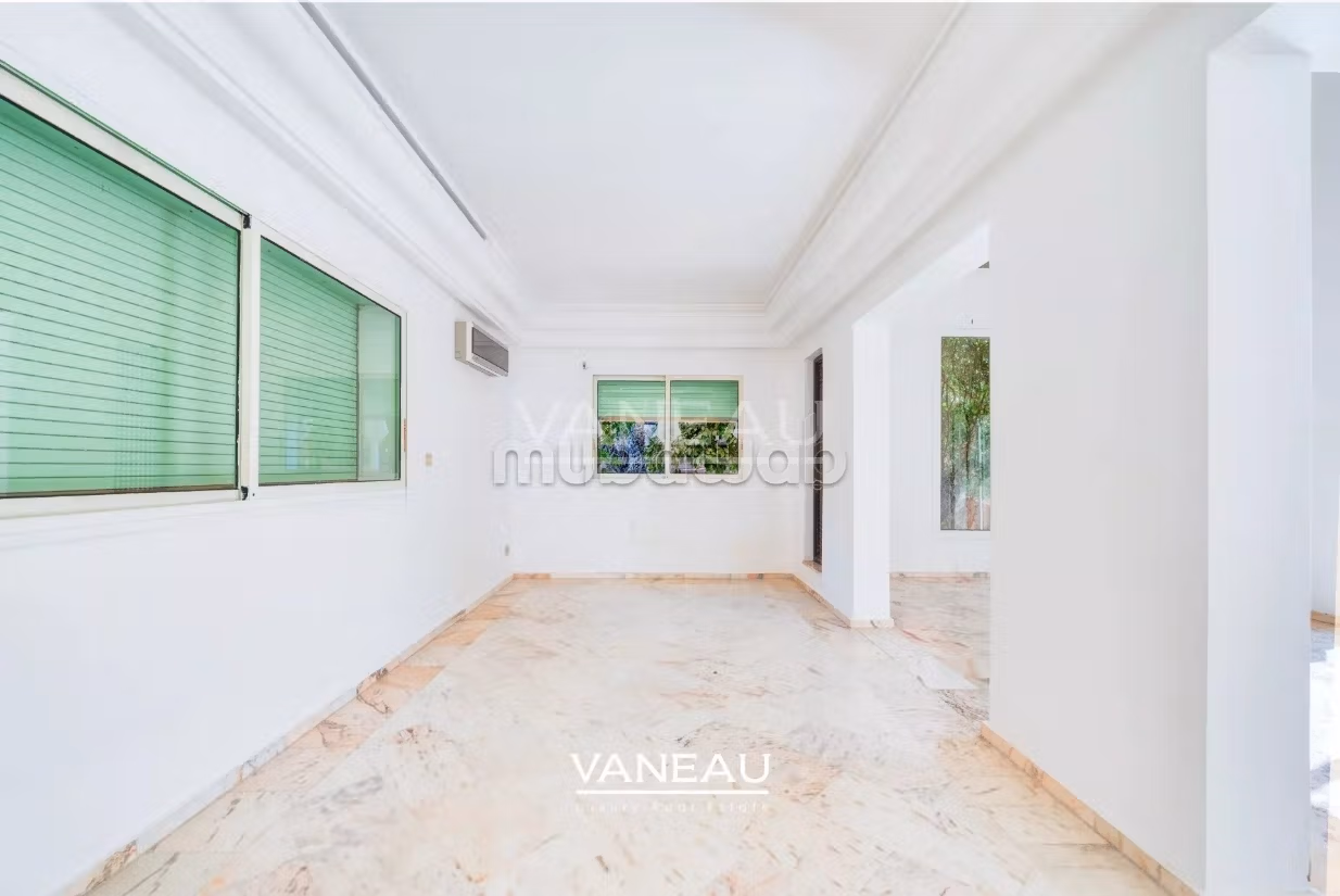 Grand appartement en duplex de trois chambres à la Palmeraie — 4