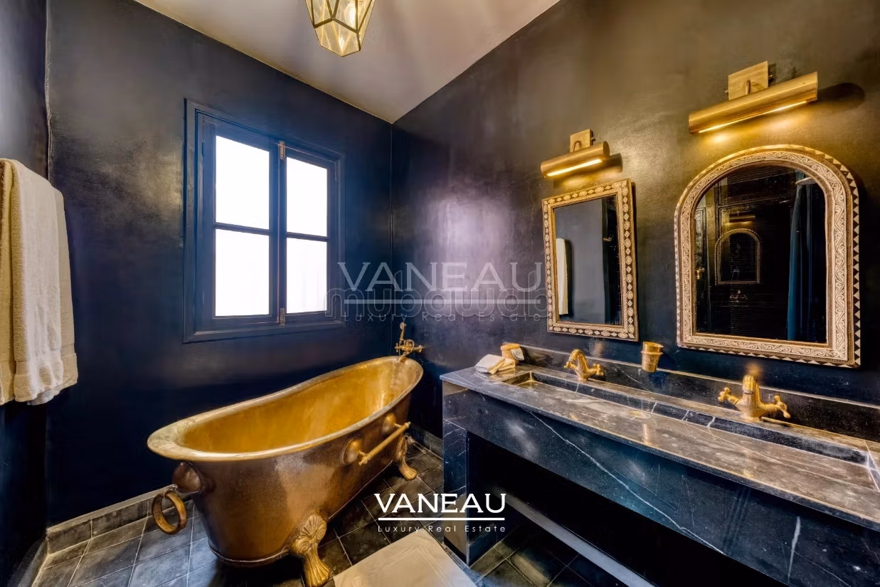 Exceptional Riad 5 Bedrooms in Laksour