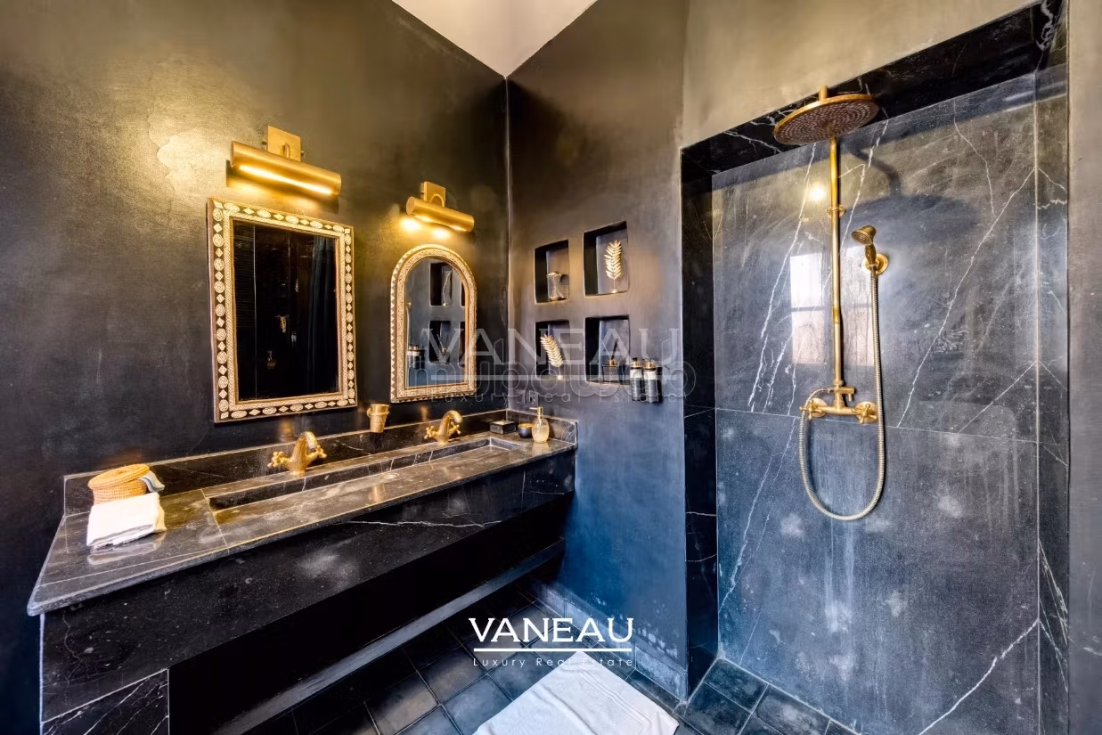 Exceptional Riad 5 Bedrooms in Laksour