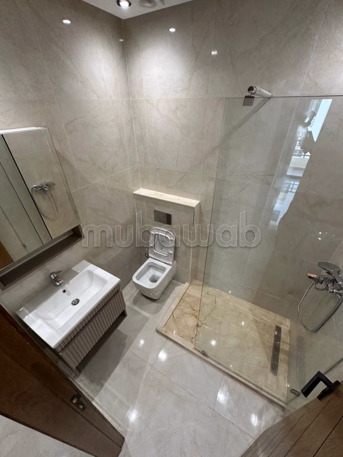 Bel appartement moderne de 91 m² en location — 5