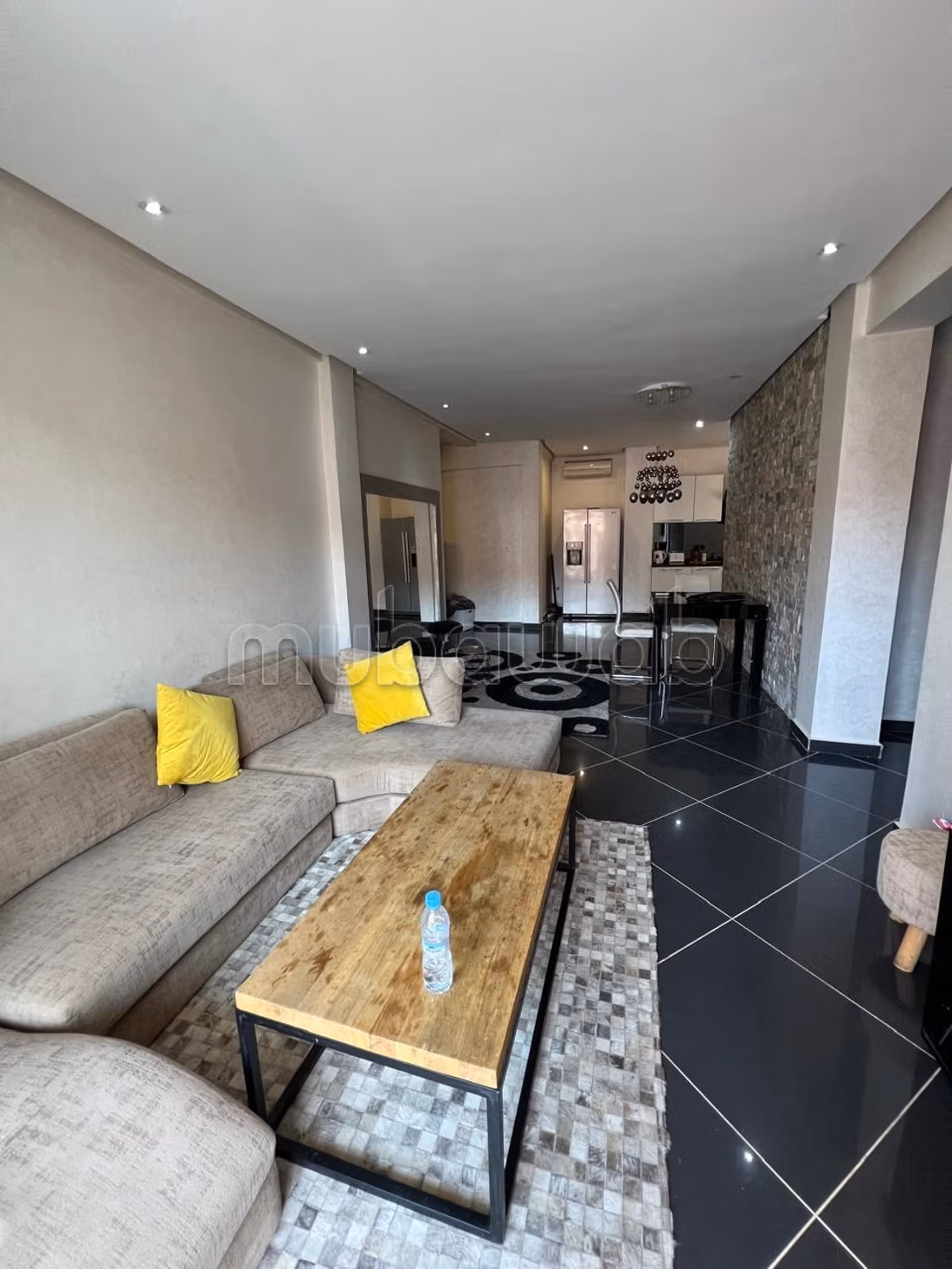 Superbe appartement à louer à Guéliz.
Surface de 85 m².
Bien meublé — 2