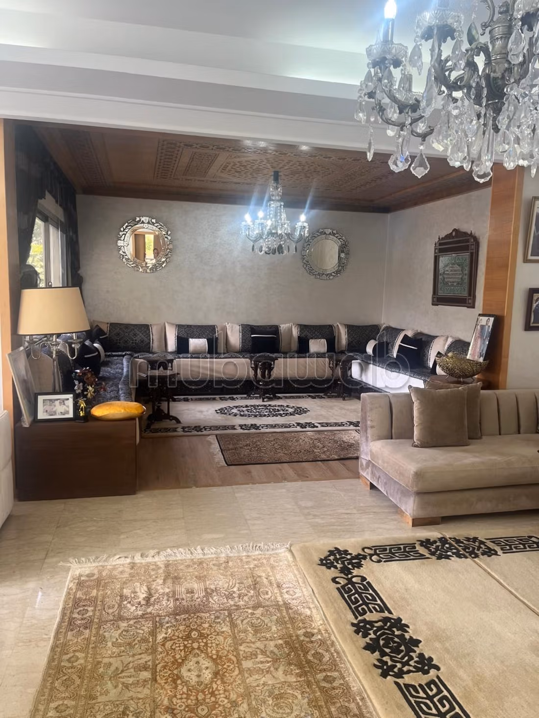 Splendida casa in vendita a Dar Bouazza. 6 stanze. Aria condizionata e camino