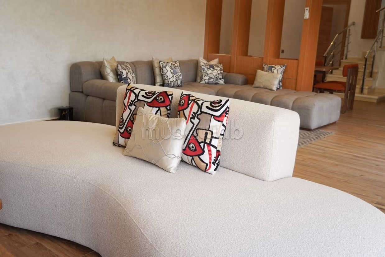 Sous Location villa de haut standing à Route Amizmiz. Surface totale 2600 m². Bien meublé